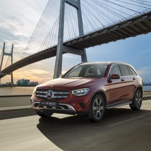 Lắp cửa hít Scar cho Mercedes GLC